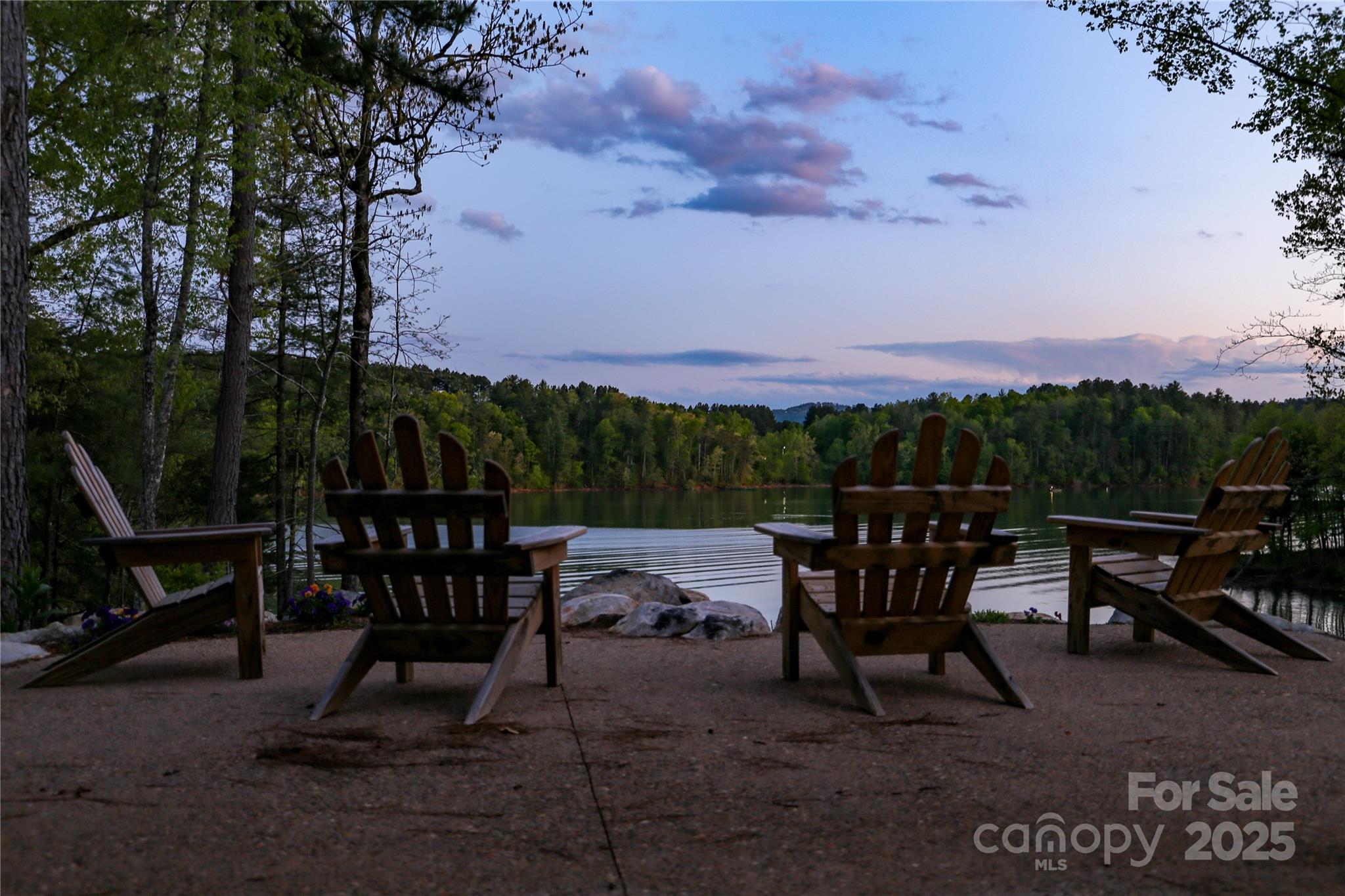 The Waterfront Club - Land