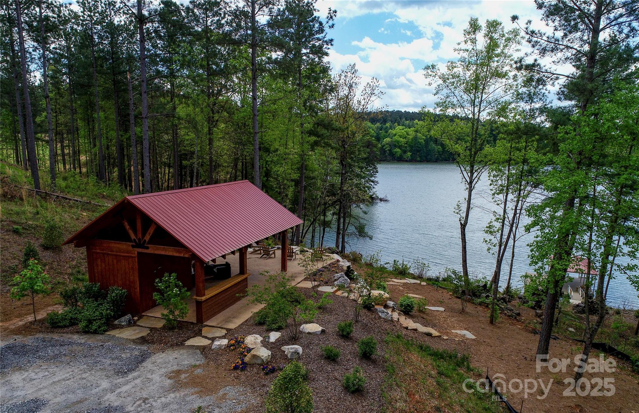 The Waterfront Club - Land