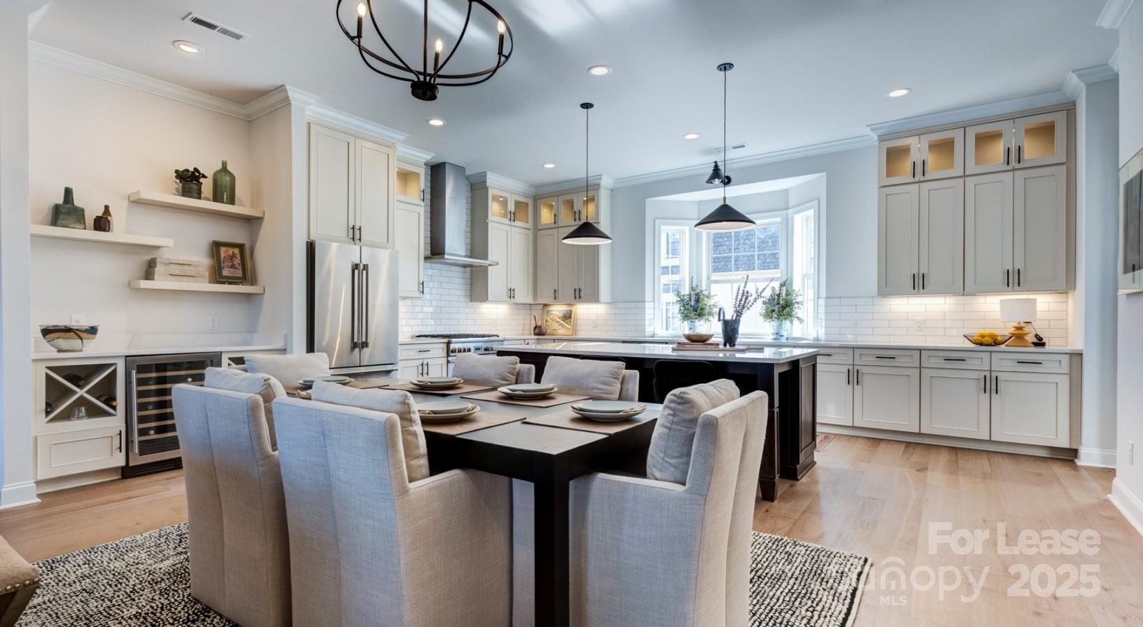 Charlotte, North Carolina 28210, United States, 4 Bedrooms Bedrooms, ,4 BathroomsBathrooms,Residential,Active,106723