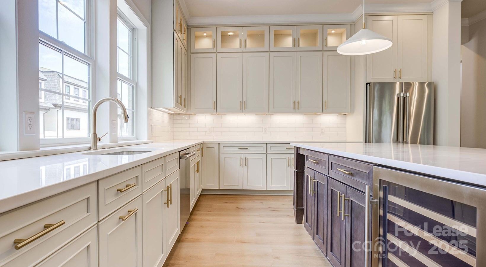 Charlotte, North Carolina 28210, United States, 4 Bedrooms Bedrooms, ,4 BathroomsBathrooms,Residential,Active,106723
