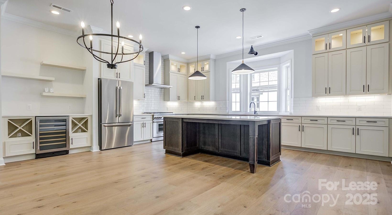 Charlotte, North Carolina 28210, United States, 4 Bedrooms Bedrooms, ,4 BathroomsBathrooms,Residential,Active,106723
