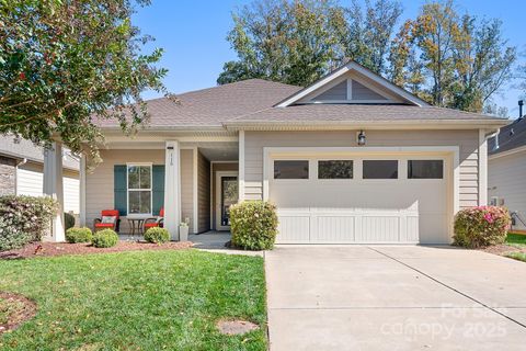 Photo of 115 Chimney Rock Court, Denver, NC 28037 (MLS # 4312129)