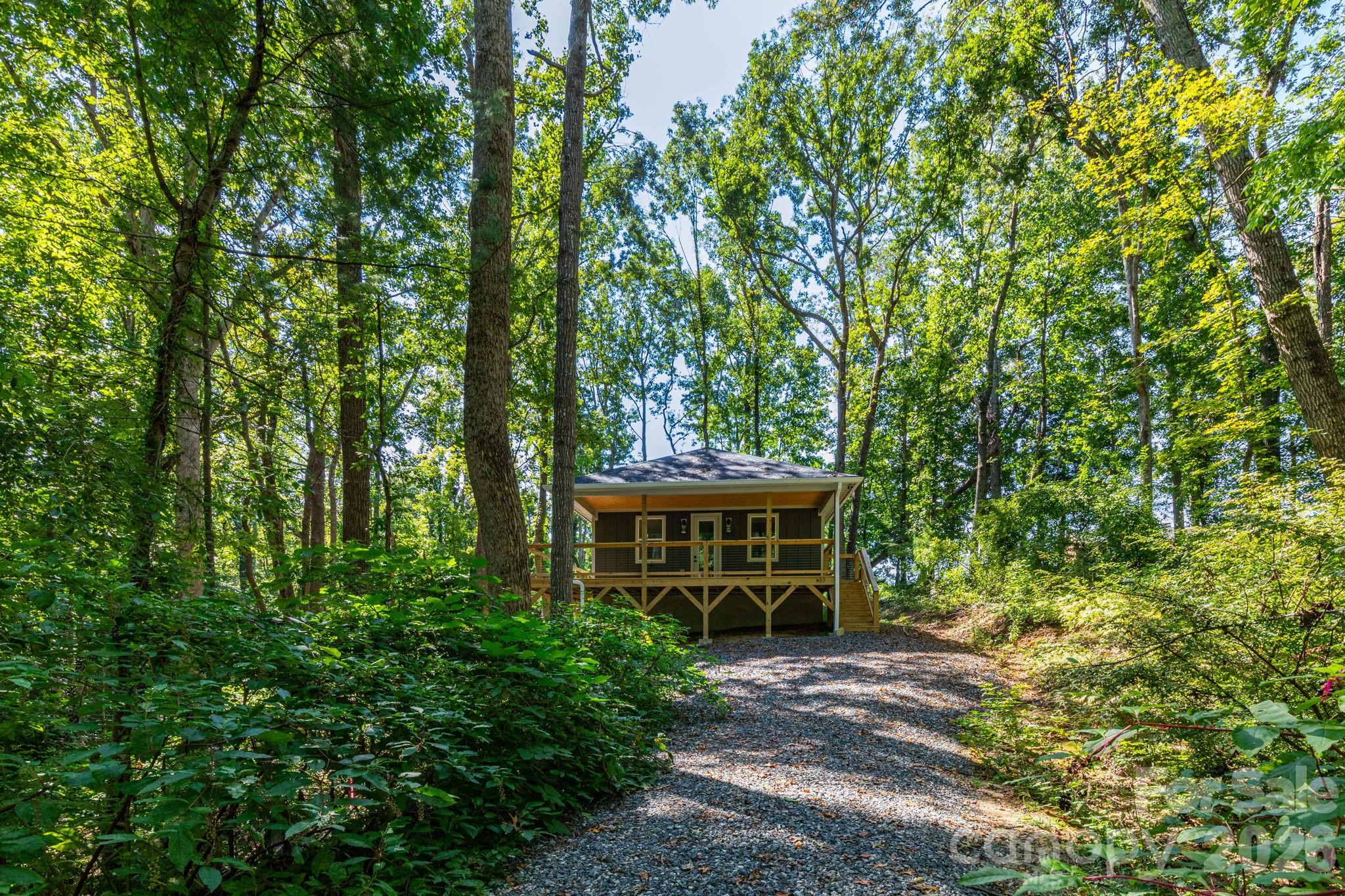 137 E Arbutus Trail