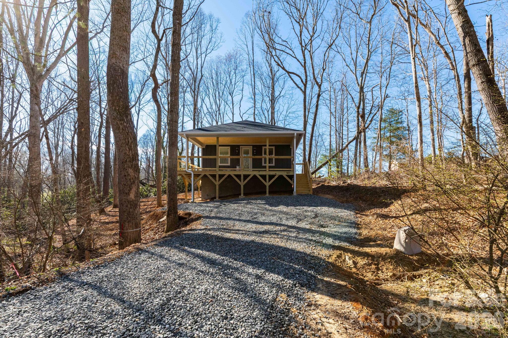 137 E Arbutus Trail