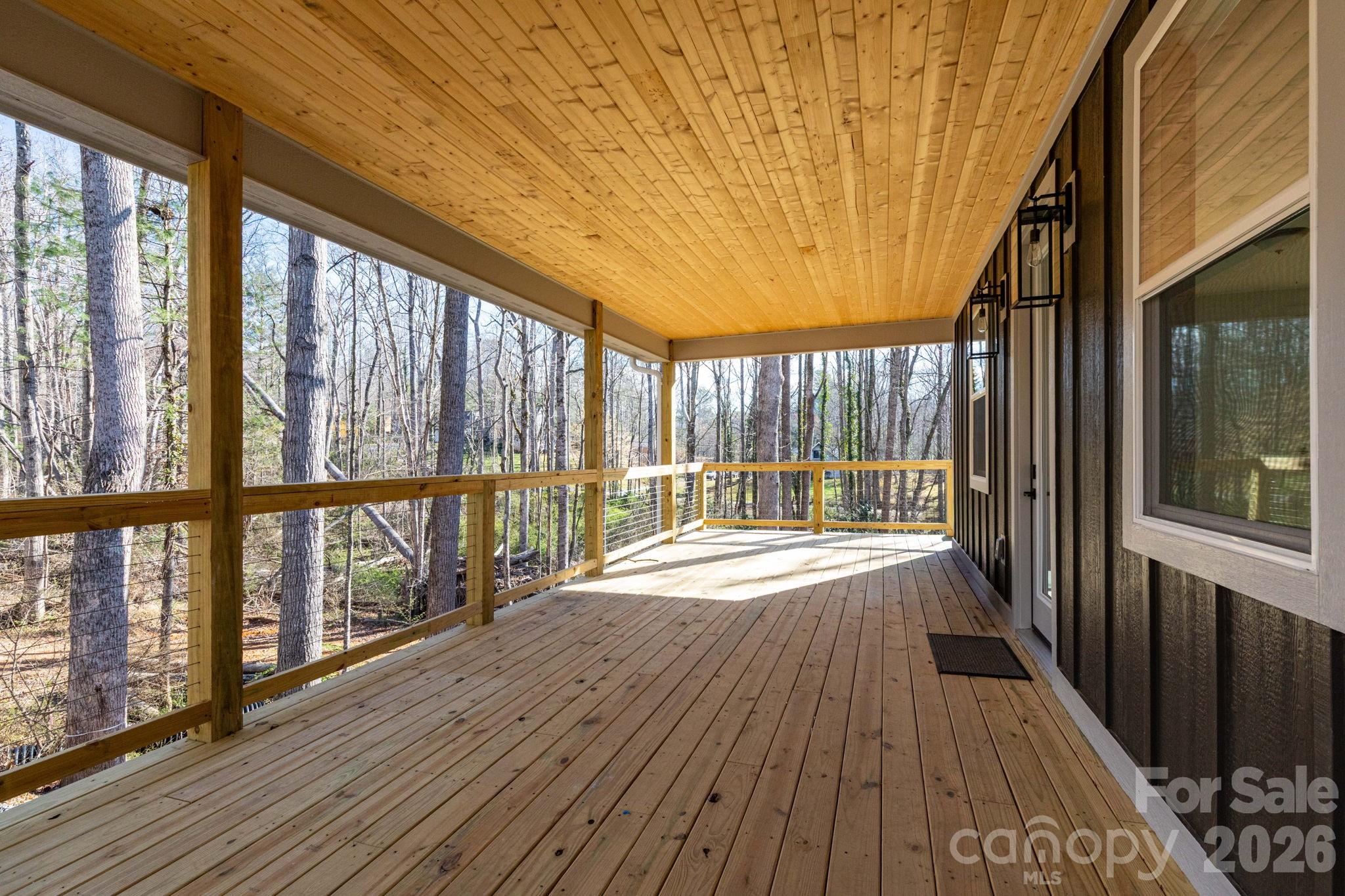 137 E Arbutus Trail