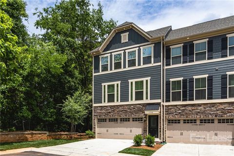 Photo of 1736 Town Oak Lane, Charlotte, NC 28205 (MLS # 4389763)