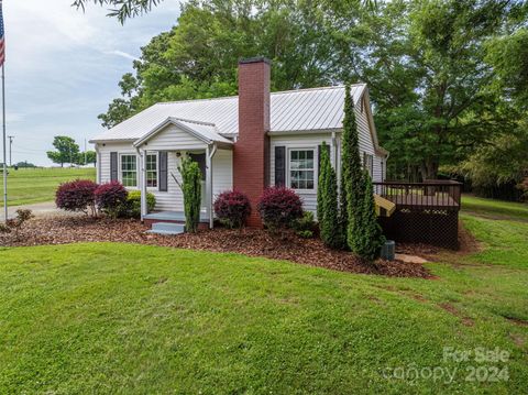 Single Family Residence in Lincolnton NC 3127 Harmon Road.jpg