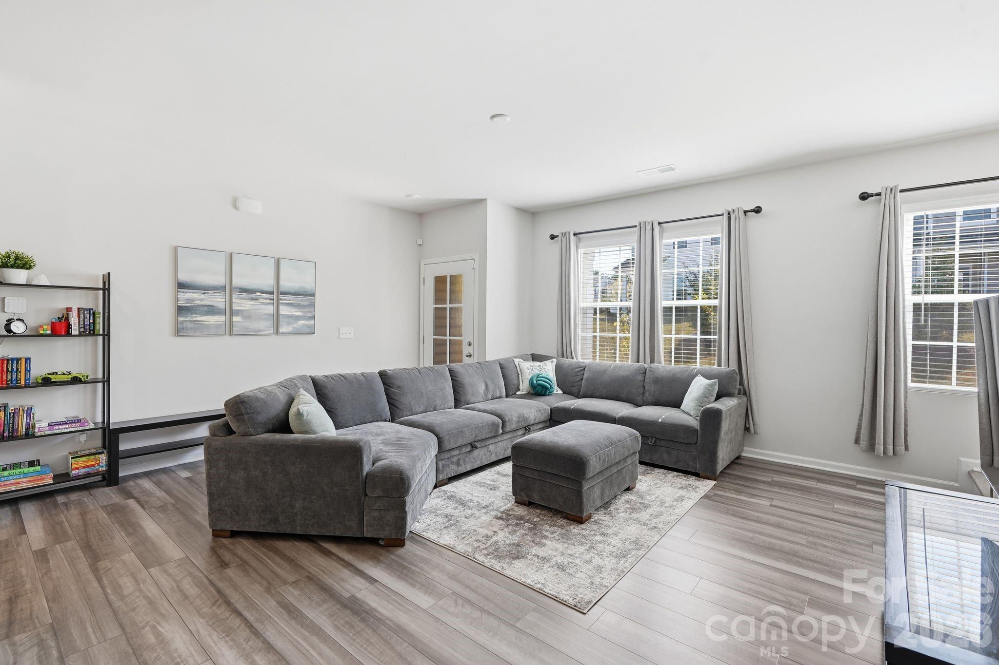 9709 Inkberry Drive