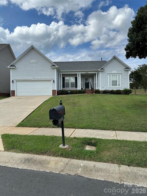 Photo of 4022 Meadowview Hills Drive, Charlotte, NC 28269 (MLS # 4403155)