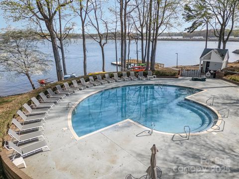 329 Northwest Drive Davidson NC 28036