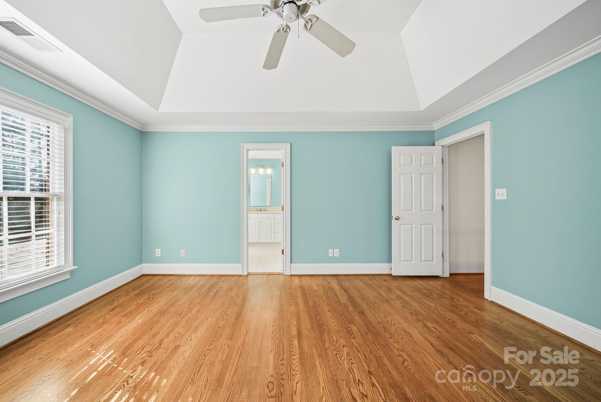 Charlotte, North Carolina 28269, United States, 5 Bedrooms Bedrooms, ,4 BathroomsBathrooms,Residential,Active,249275