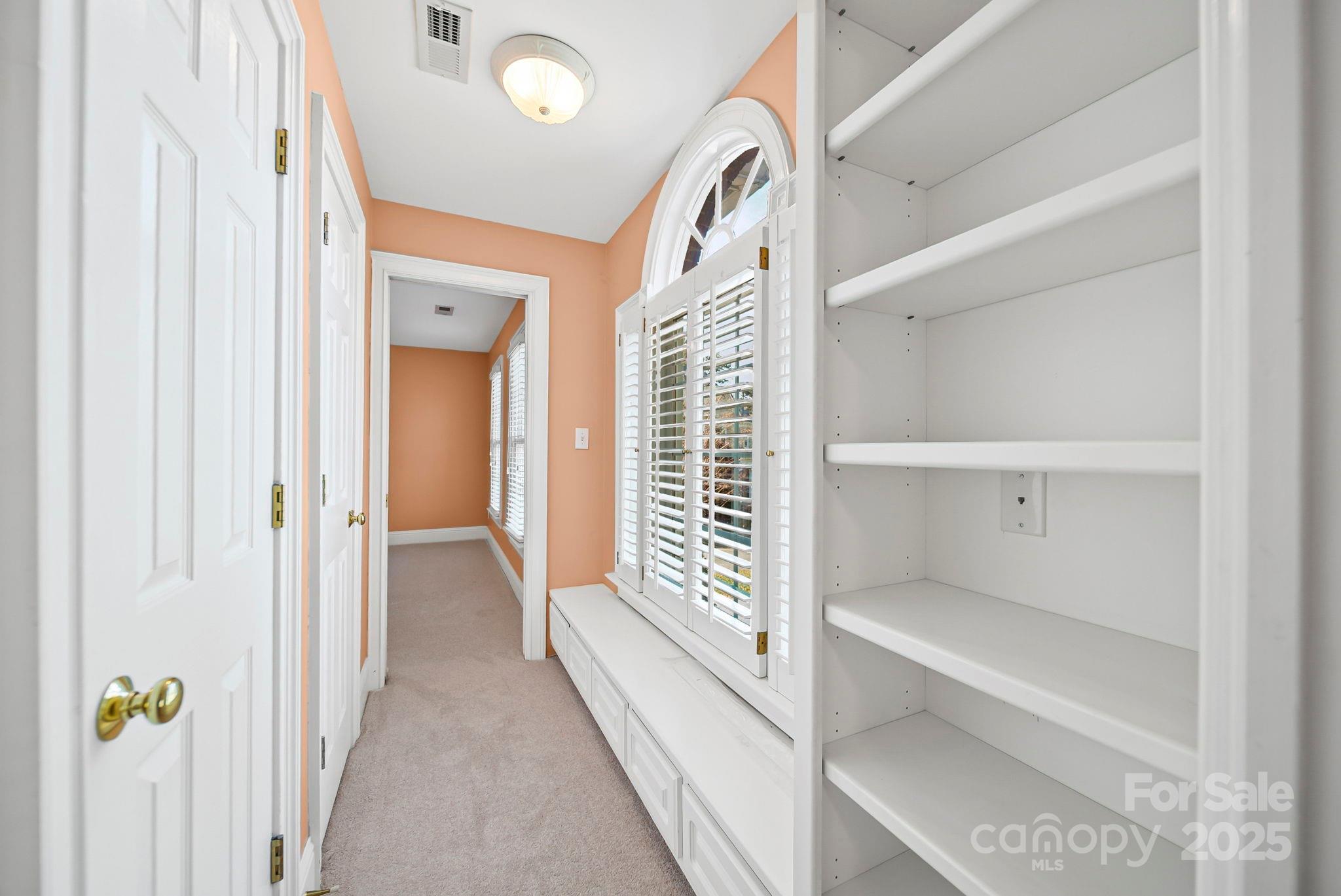 Charlotte, North Carolina 28269, United States, 5 Bedrooms Bedrooms, ,4 BathroomsBathrooms,Residential,Active,249275