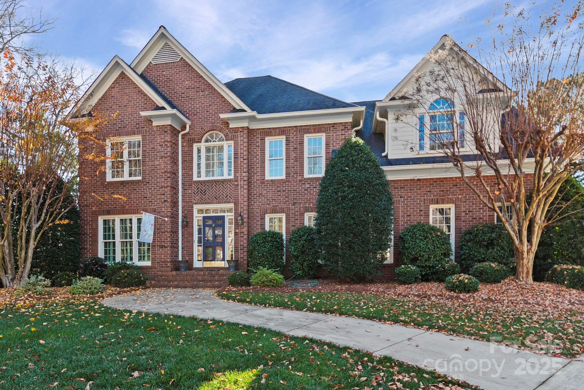 Charlotte, North Carolina 28269, United States, 5 Bedrooms Bedrooms, ,4 BathroomsBathrooms,Residential,Active,249275