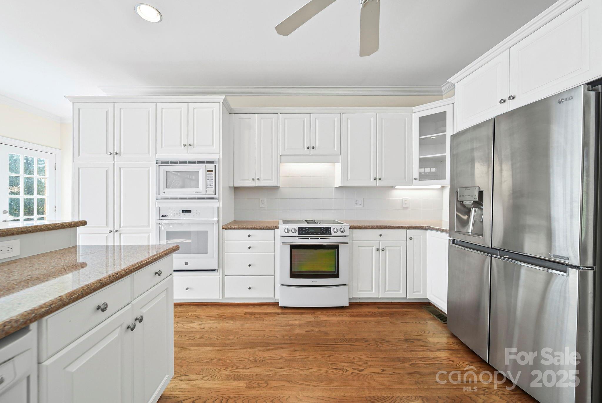 Charlotte, North Carolina 28269, United States, 5 Bedrooms Bedrooms, ,4 BathroomsBathrooms,Residential,Active,249275