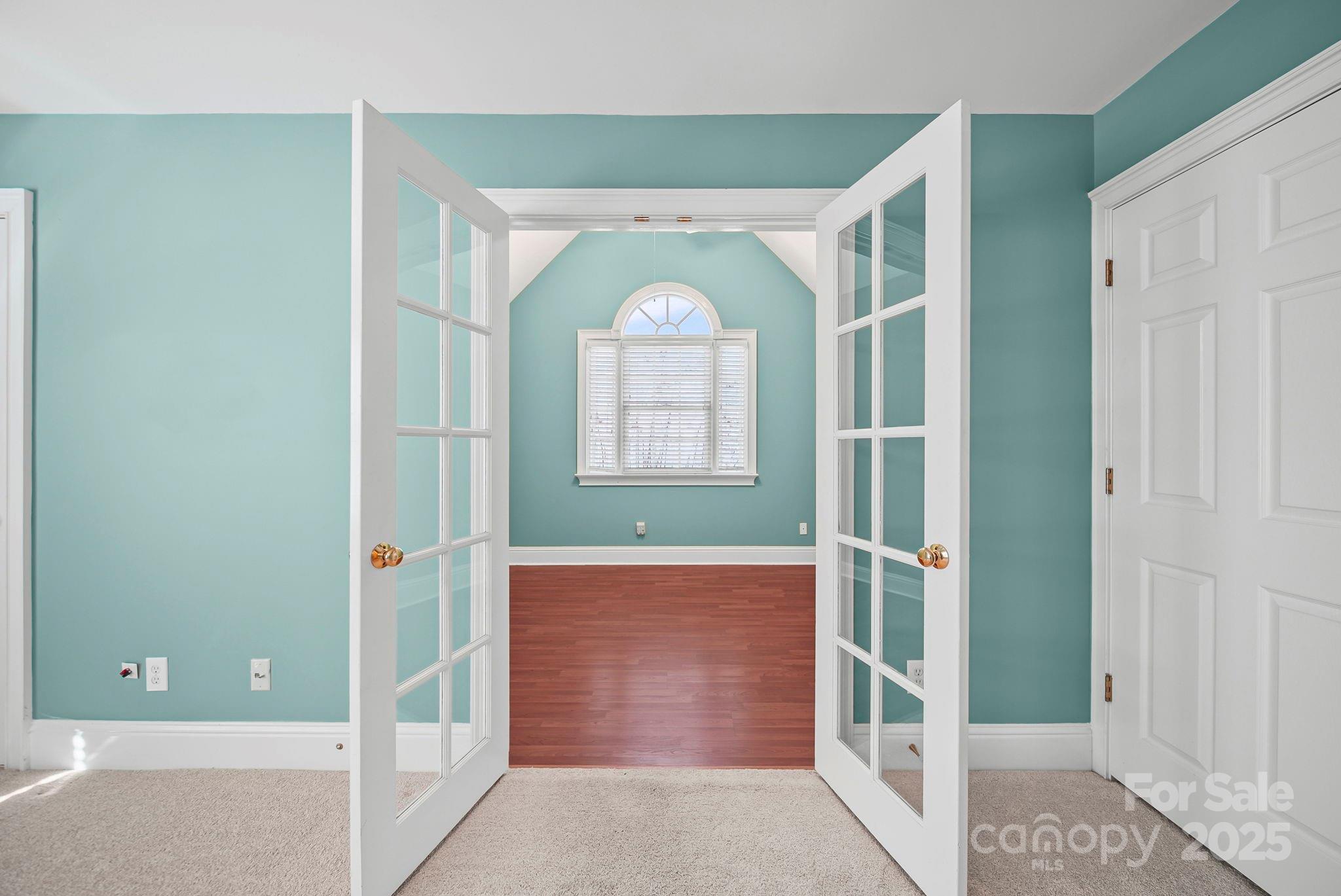 Charlotte, North Carolina 28269, United States, 5 Bedrooms Bedrooms, ,4 BathroomsBathrooms,Residential,Active,249275