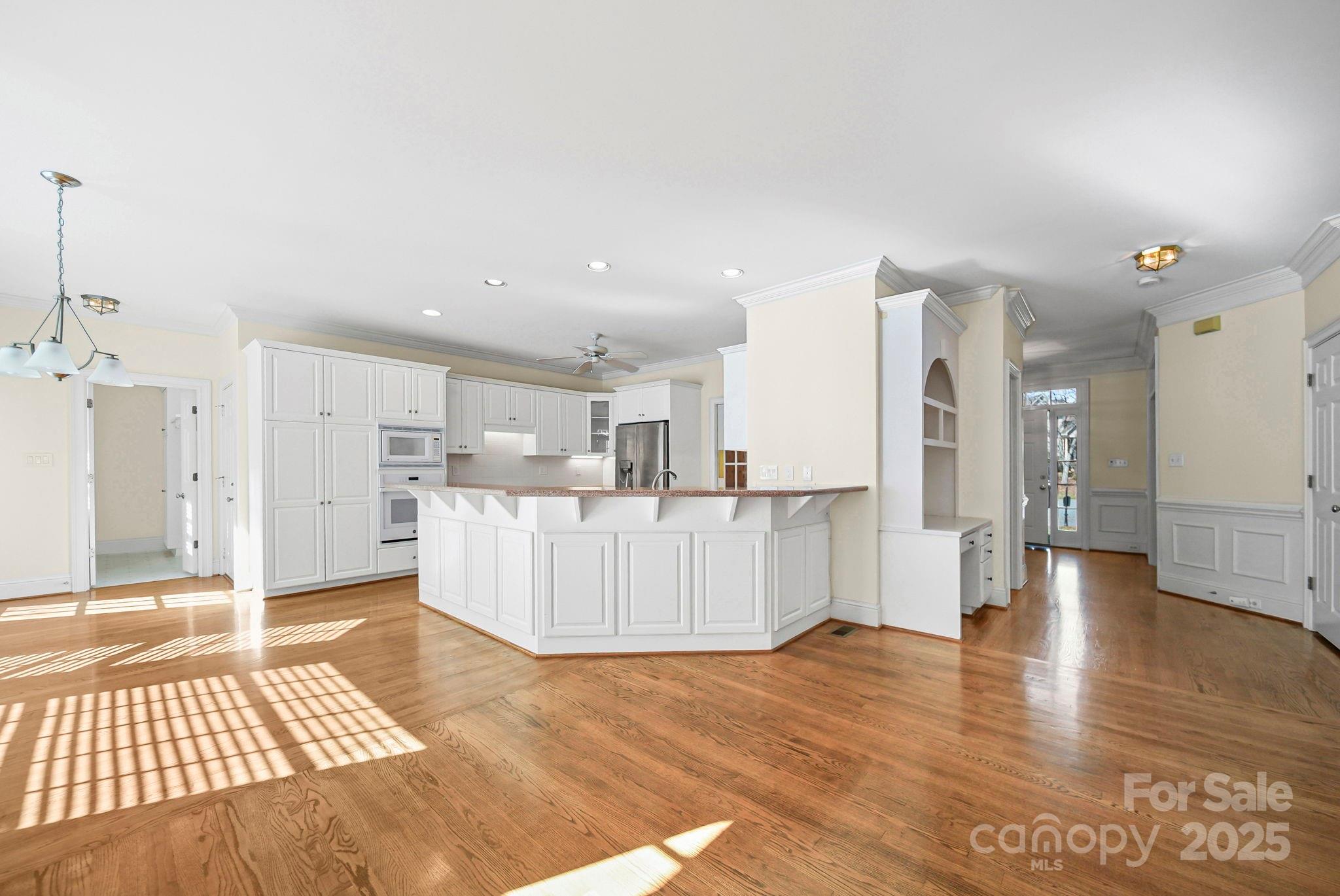 Charlotte, North Carolina 28269, United States, 5 Bedrooms Bedrooms, ,4 BathroomsBathrooms,Residential,Active,249275