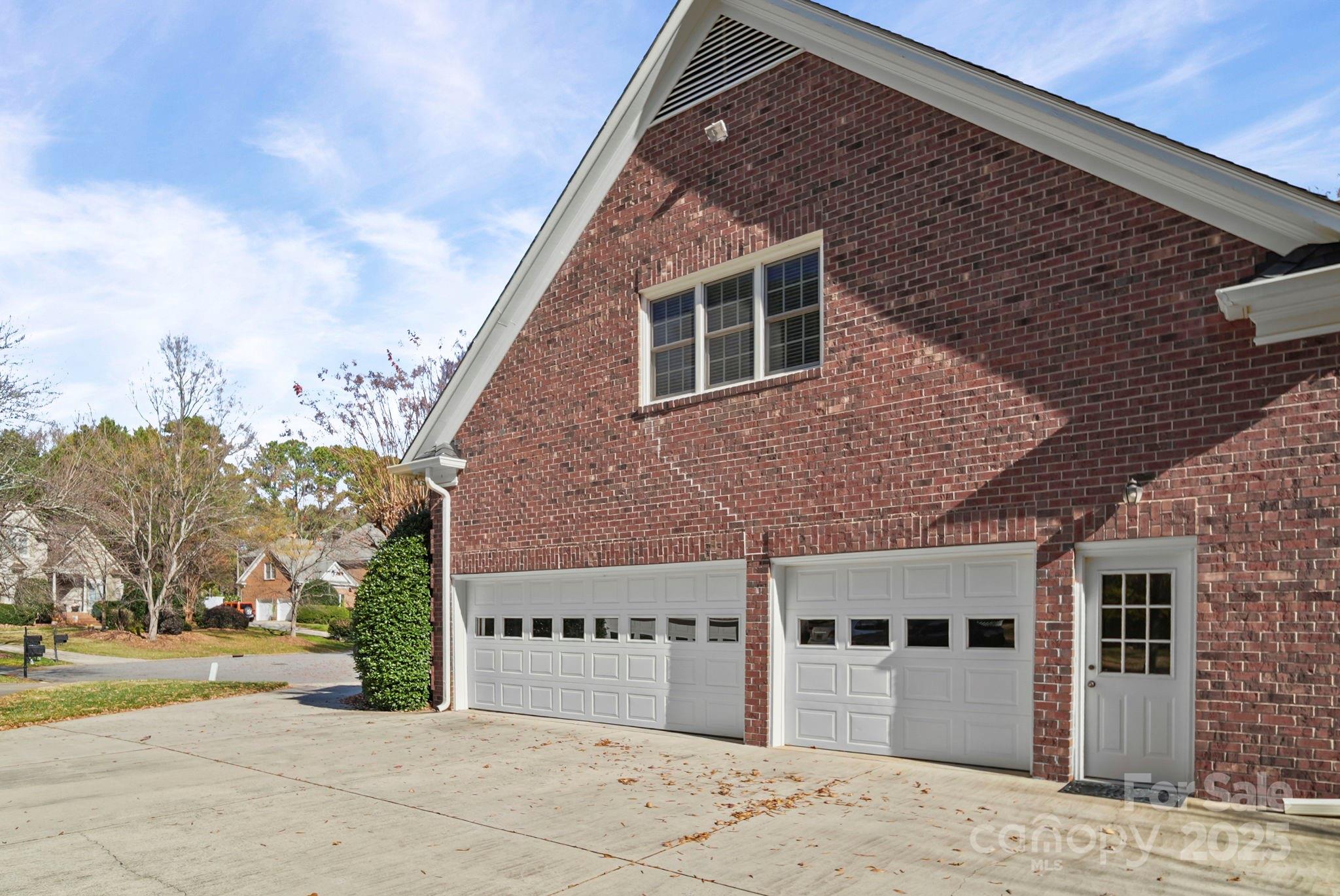 Charlotte, North Carolina 28269, United States, 5 Bedrooms Bedrooms, ,4 BathroomsBathrooms,Residential,Active,249275