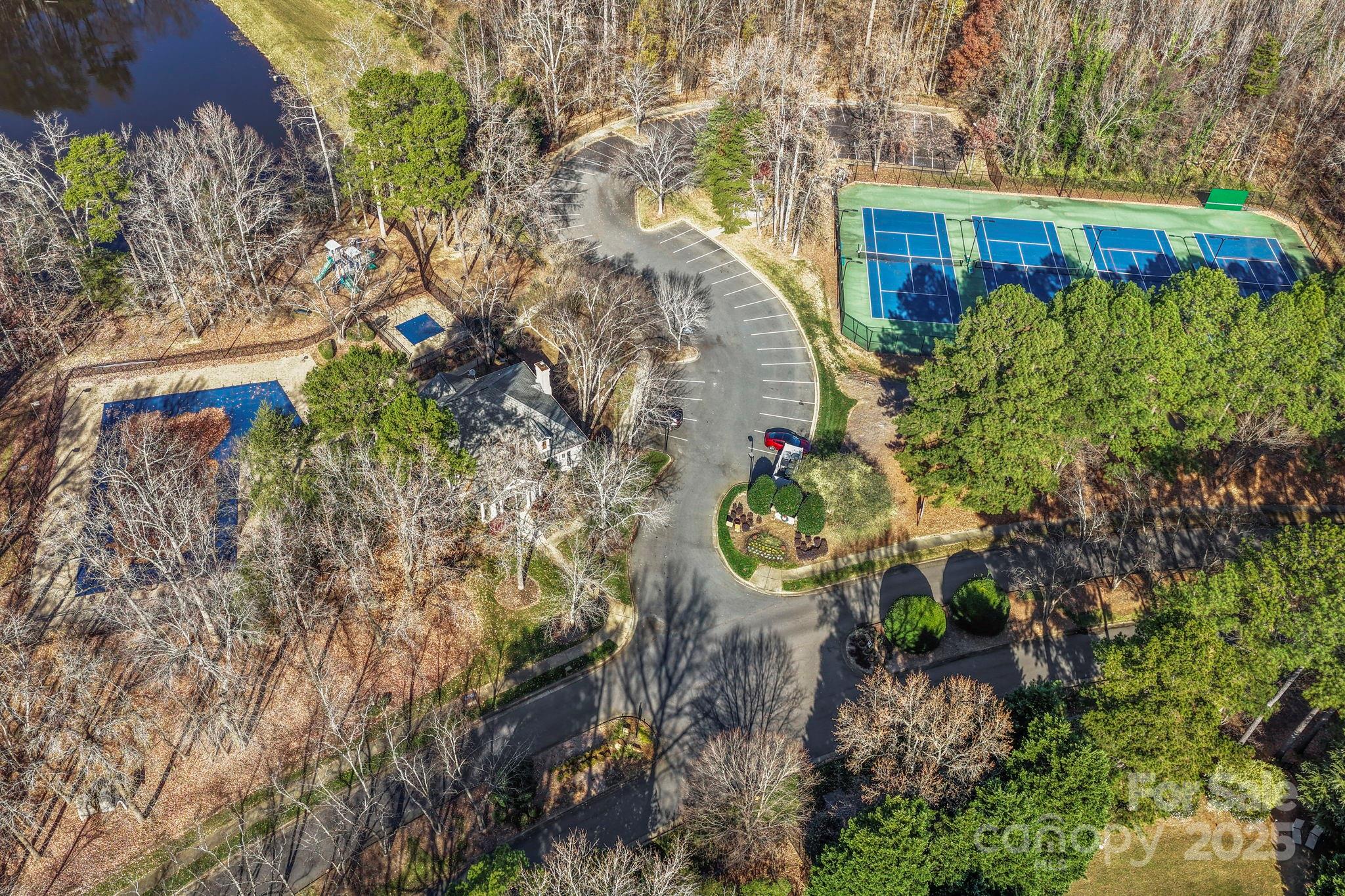 Charlotte, North Carolina 28269, United States, 5 Bedrooms Bedrooms, ,4 BathroomsBathrooms,Residential,Active,249275