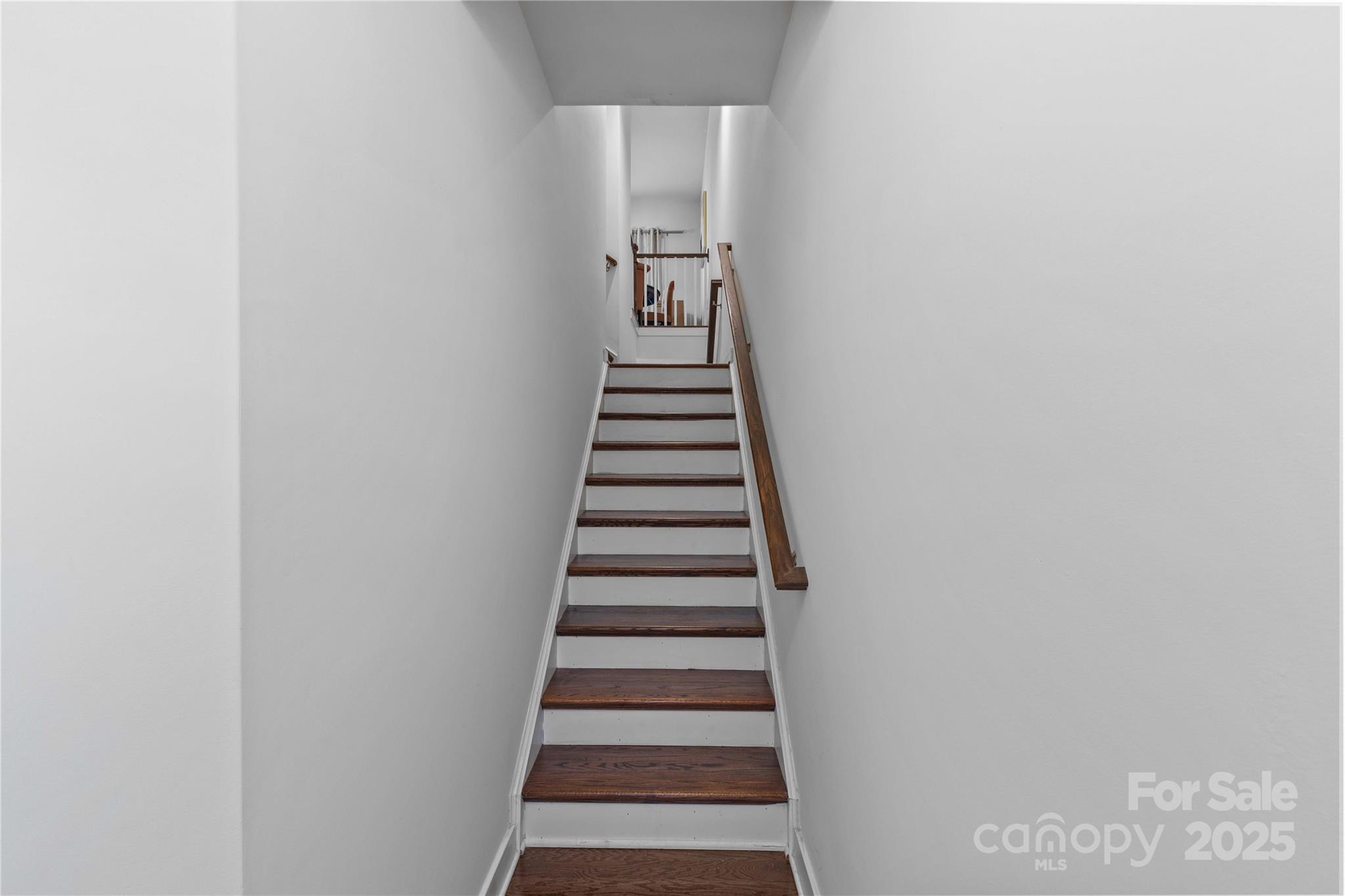 Townes of Oakhurst - Residential