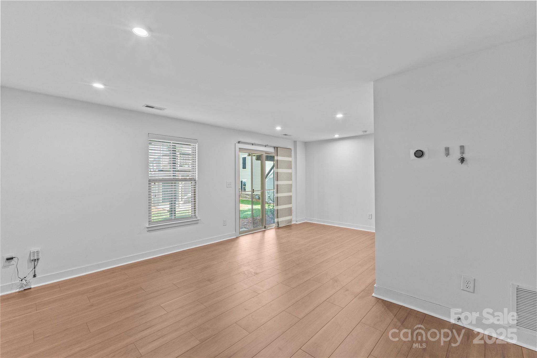 Townes of Oakhurst - Residential