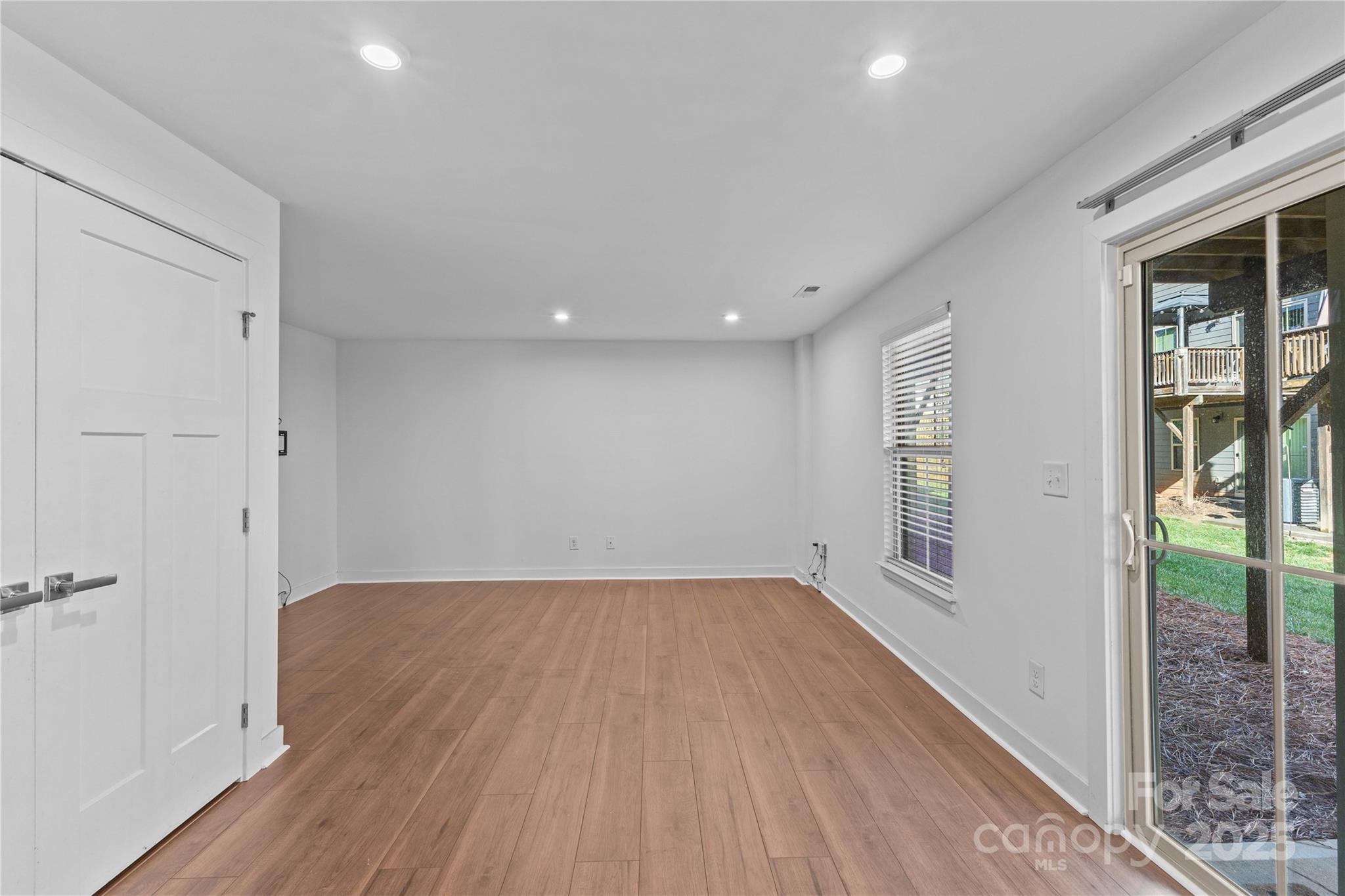 Townes of Oakhurst - Residential