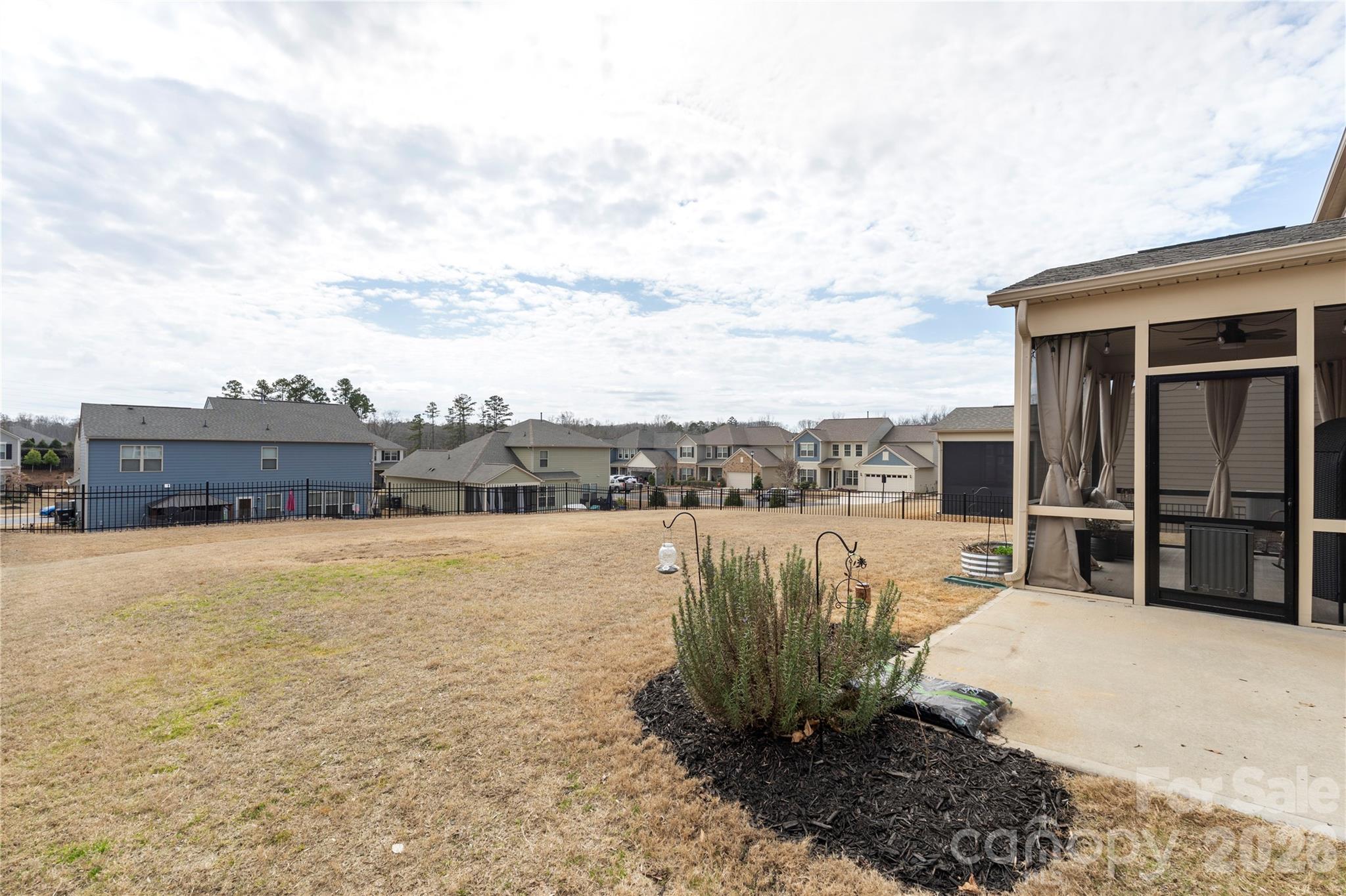 Queensbridge - Residential