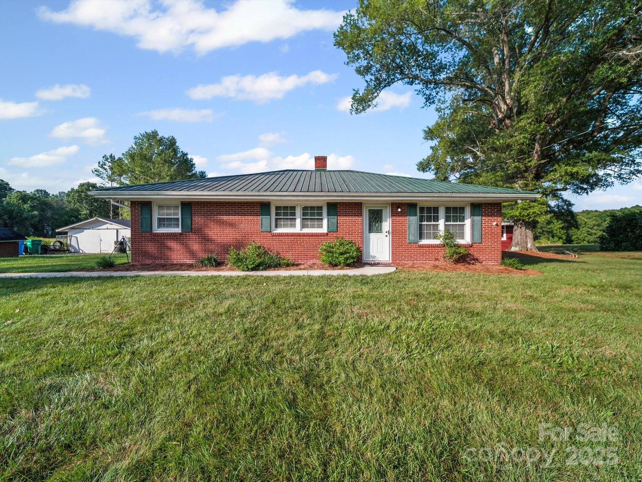 740 Mockingbird Road