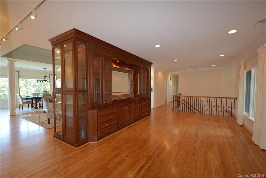 Lake Club - Residential