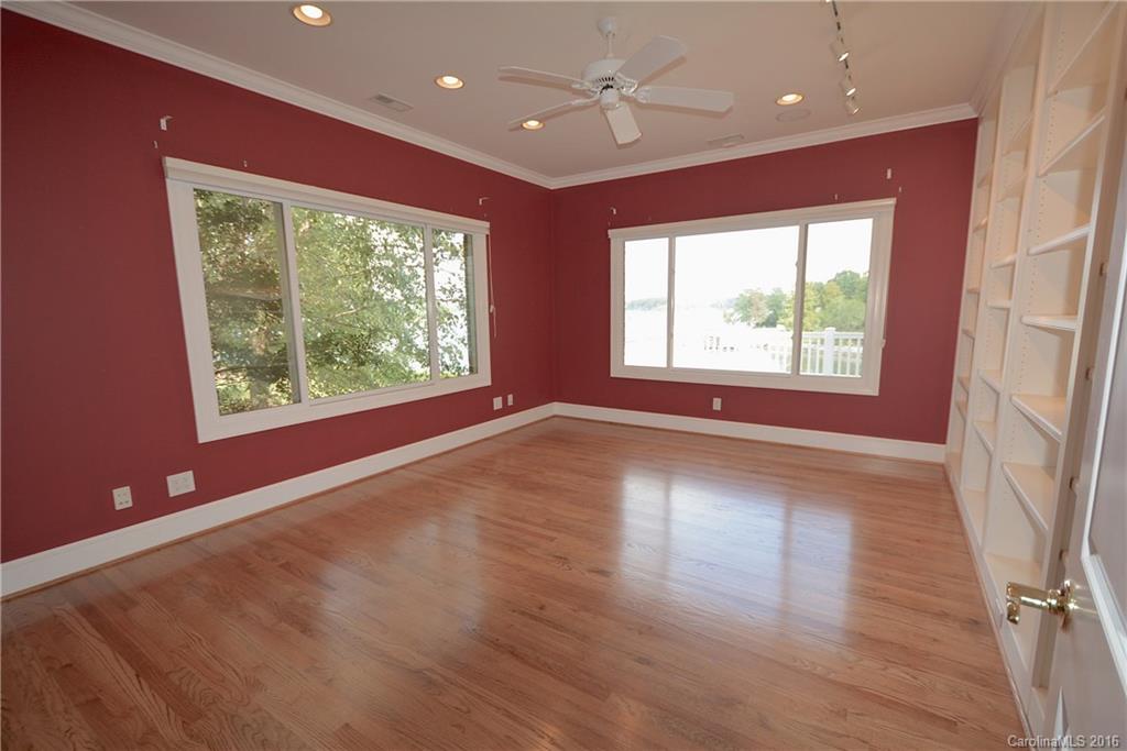 Lake Club - Residential