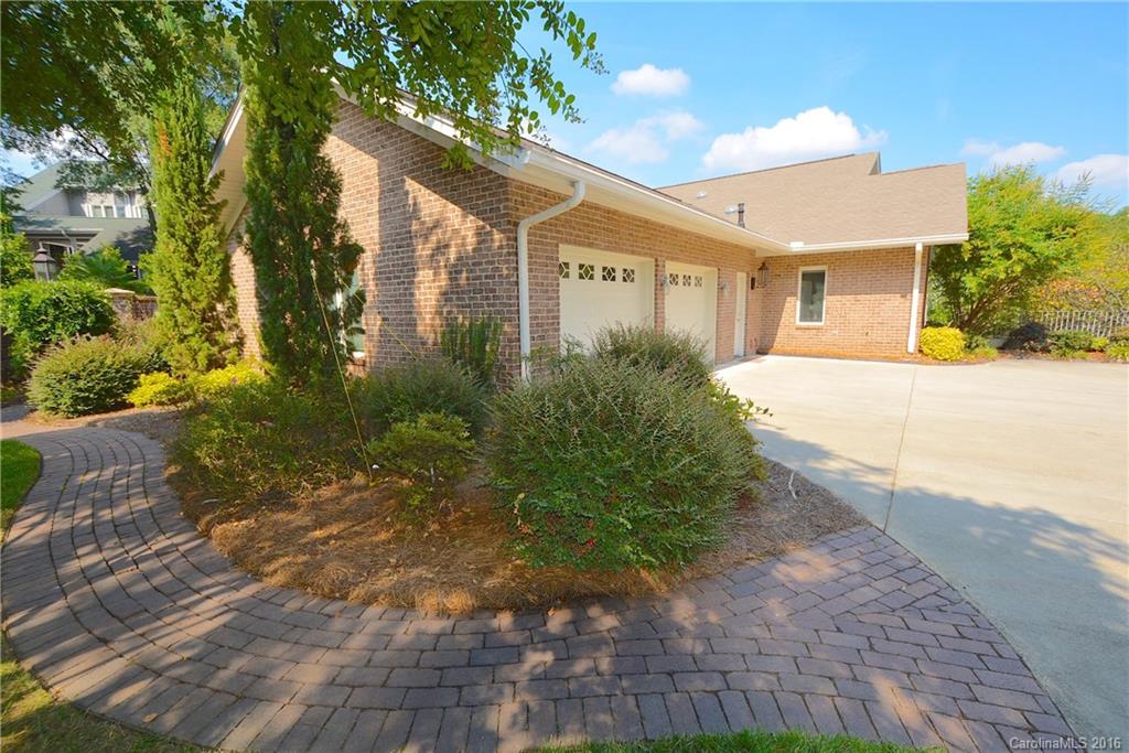 Lake Club - Residential