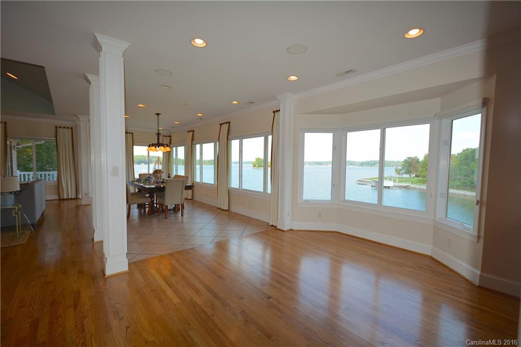 Lake Club - Residential