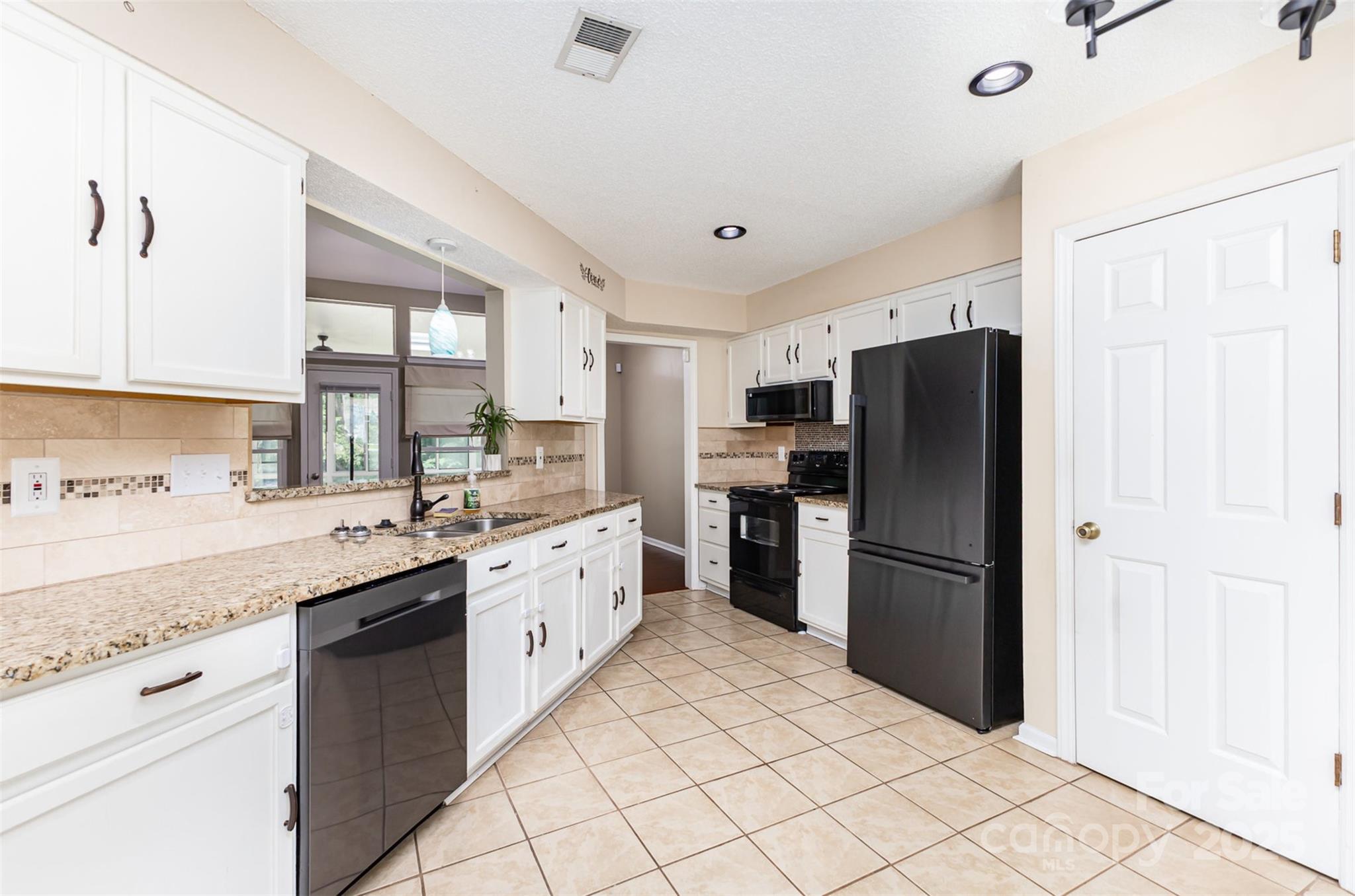 Olde Whitehall - Residential