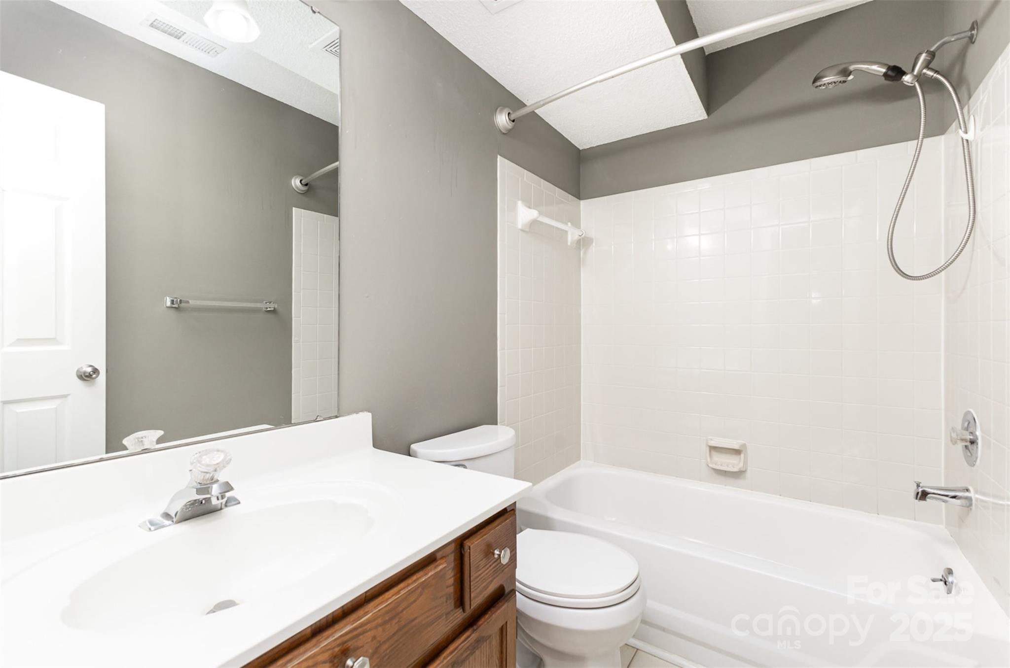 Olde Whitehall - Residential