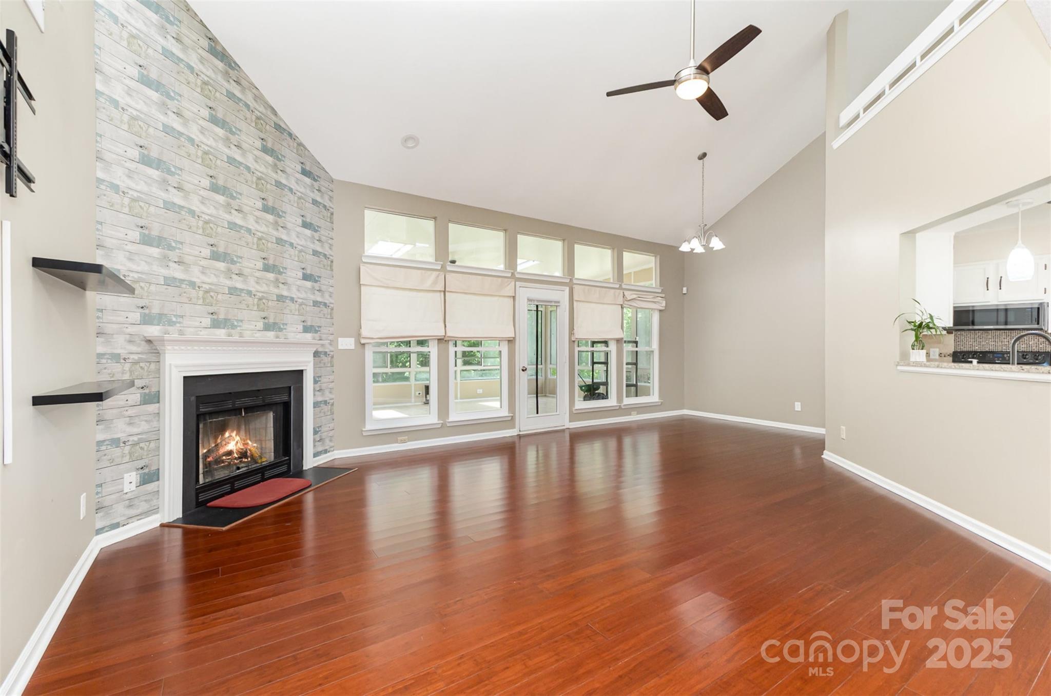 Olde Whitehall - Residential