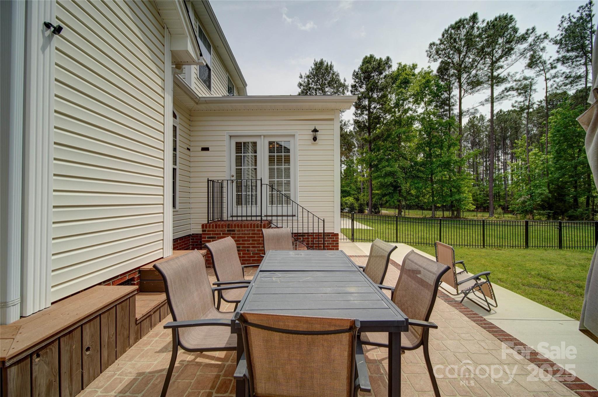 Regal Pines - Residential