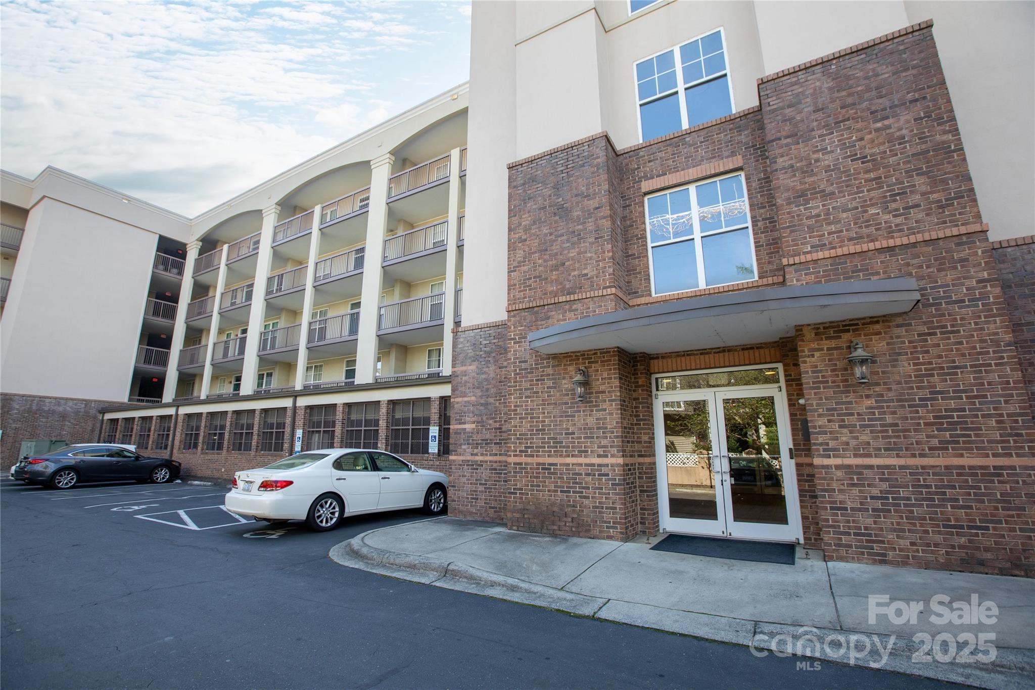 Park Plaza - Residential