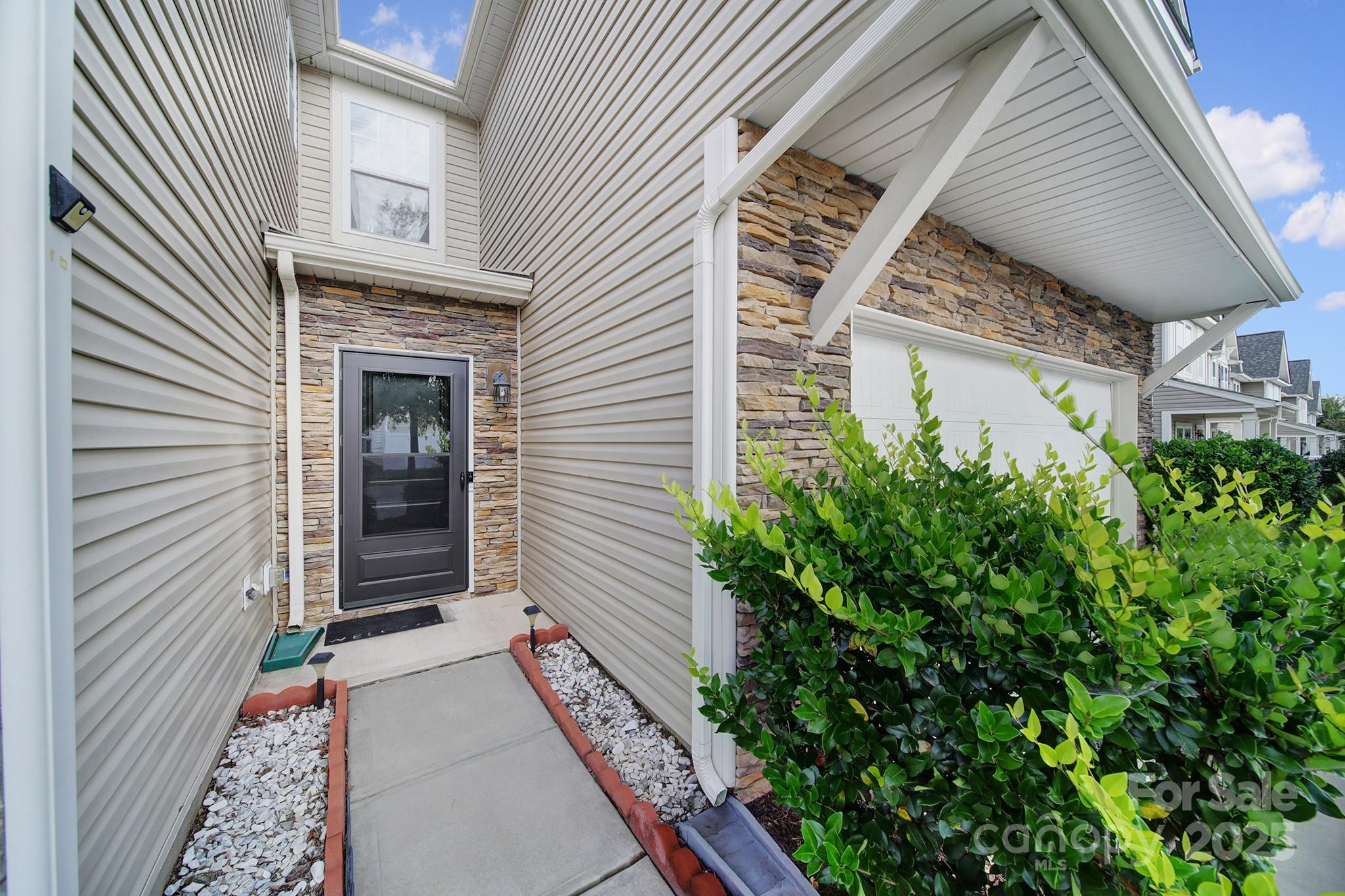 832 Summerlake Drive