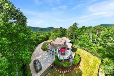 Photo of 152 Skyview Circle, Asheville, NC 28804 (MLS # 4384126)