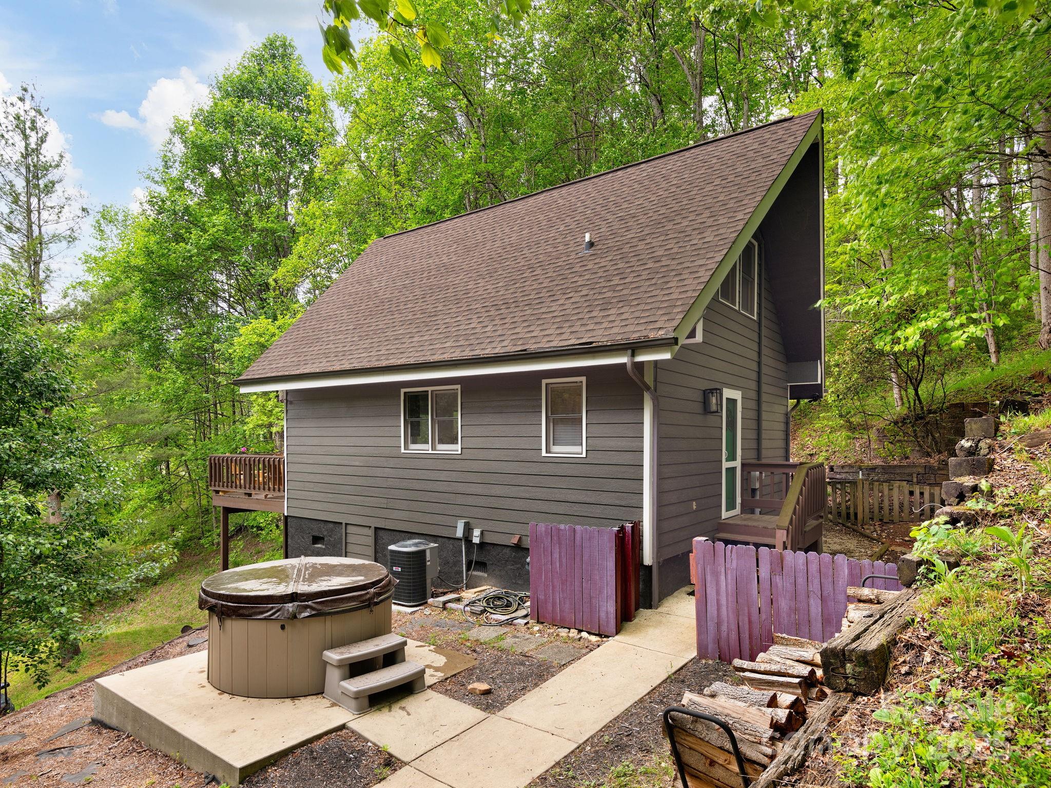 85 Crabapple Cove