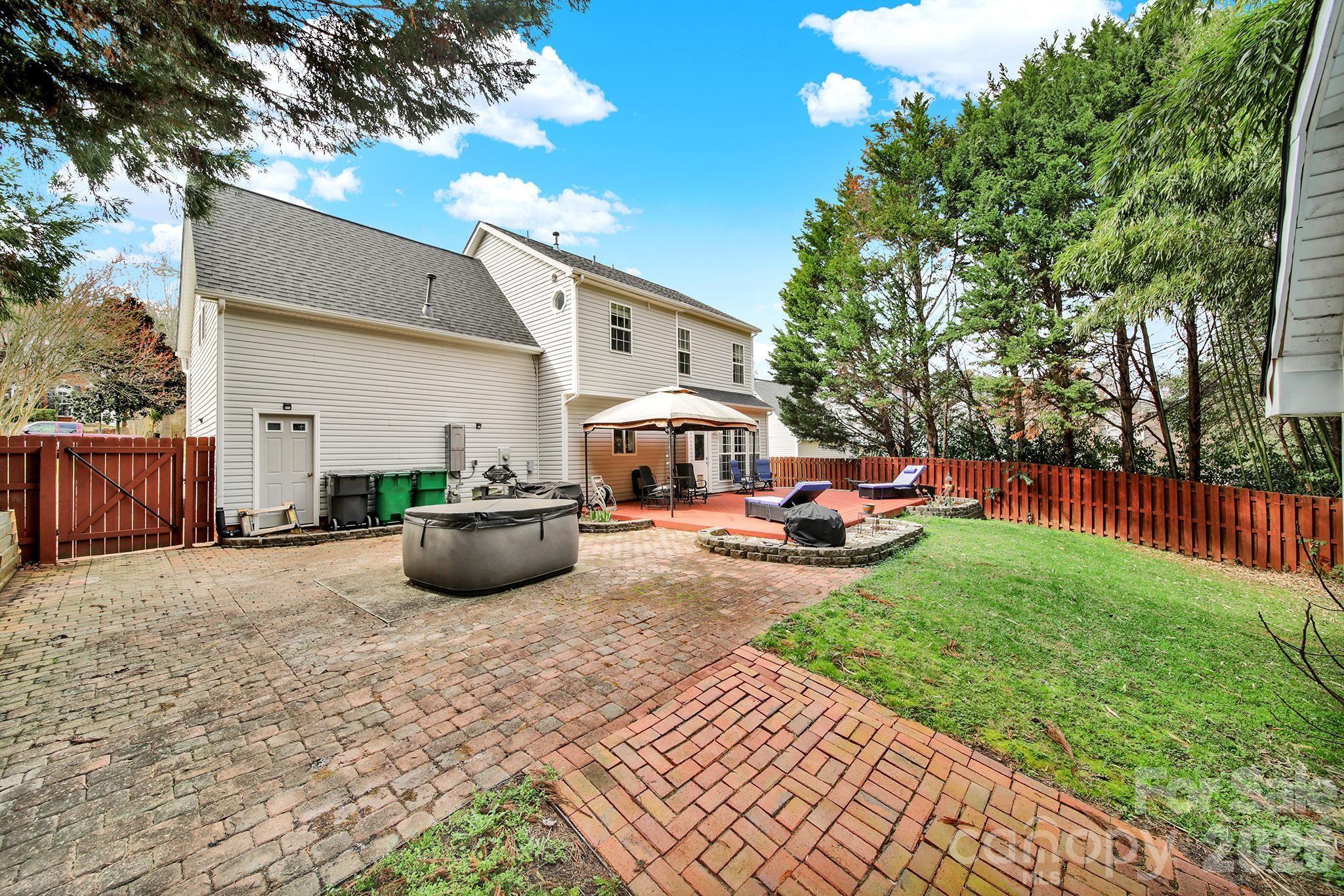 Wiltshire Manor - Residential