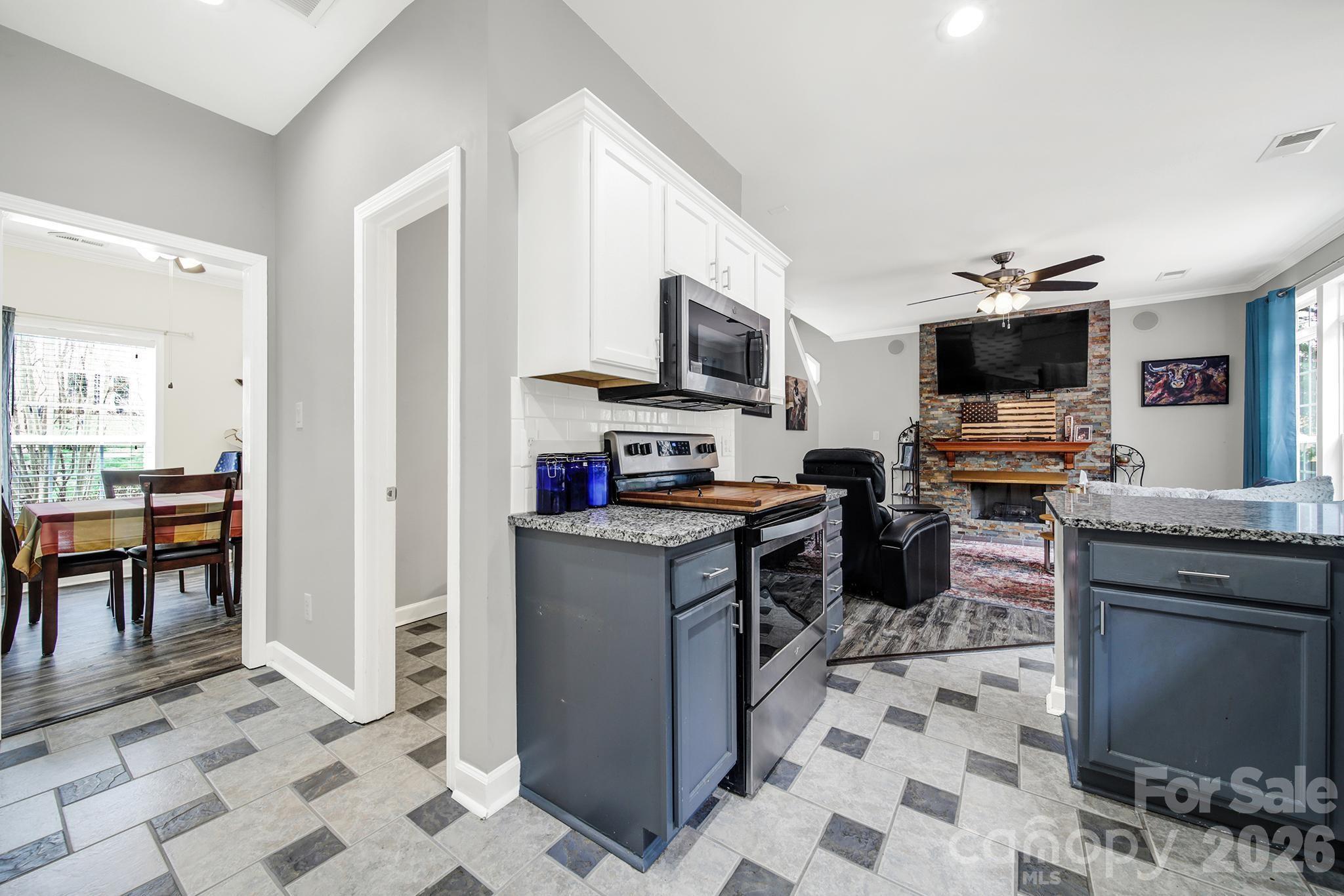 Wiltshire Manor - Residential