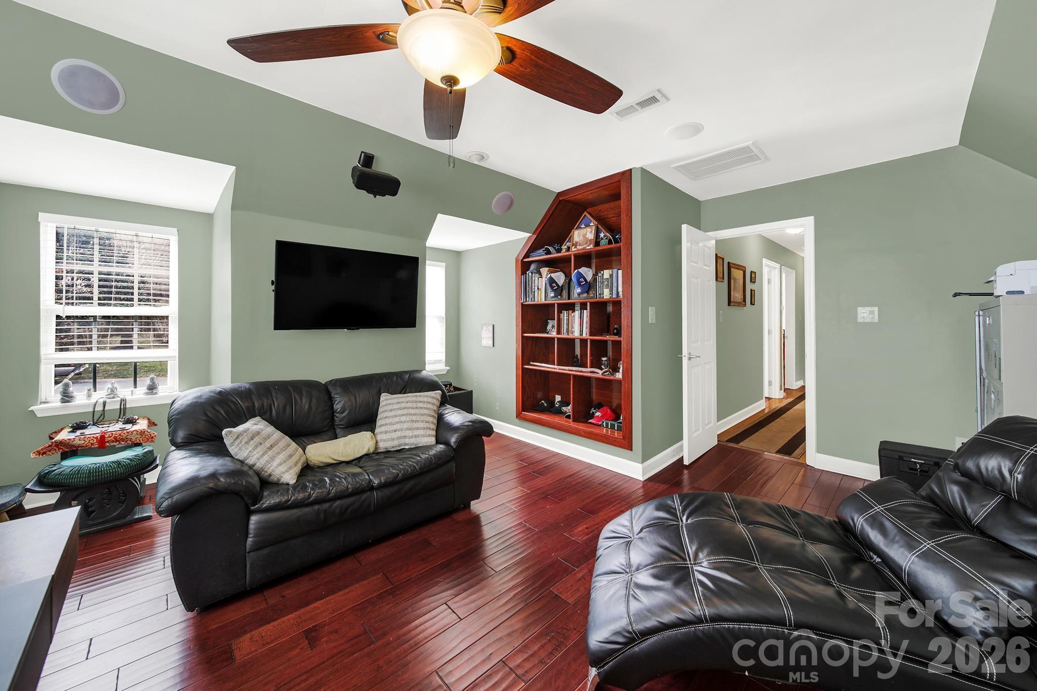 Wiltshire Manor - Residential