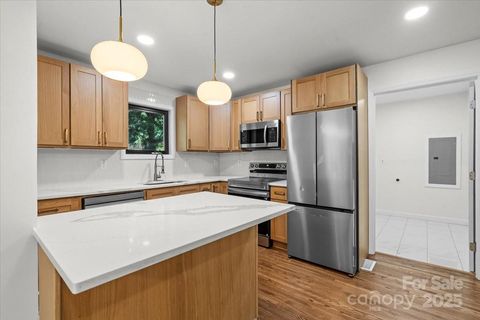 2430 Dora Drive Charlotte NC 28215