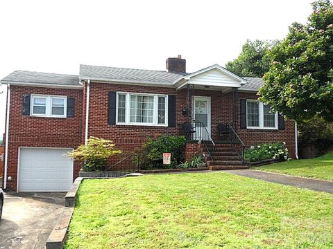 Photo of 107 W Concord Street, Morganton, NC 28655 (MLS # 4391954)