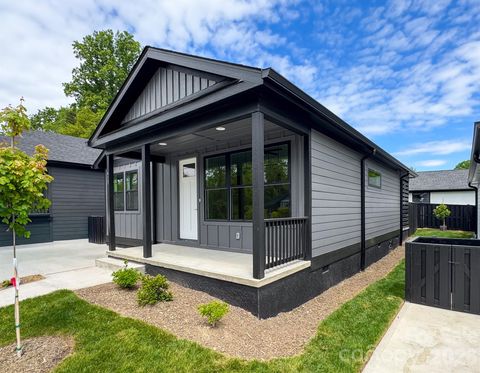 Photo of 617 W Allen Street, Hendersonville, NC 28739 (MLS # 4380560)