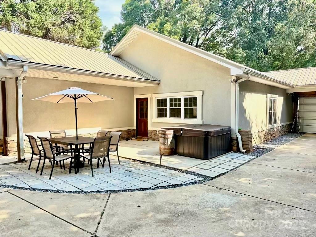2717 Arnold Drive