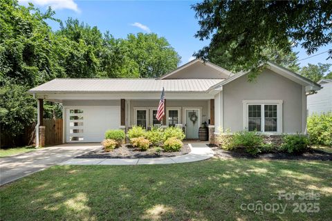 2717 Arnold Drive Charlotte NC 28205