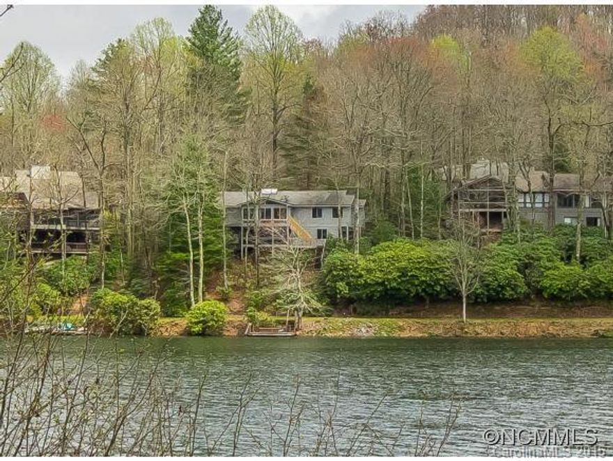 Updated Lake Front Home on Lake Atagahi w/level drive! WOW Lake Views! Combo DR/GR w/Hward Floors, Oversized skylight for lots of natural light. Kitchen w/granite counter tops, island, pantry, & all NEW SS appliances. Flow from Kitchen to LG SunRM w/open decks. Guest Bath & MBath completely updated. MBR w/LG window overlooking the lake. LLevel Family RM, LG Screen Deck, Workshop & Guest BR. Fenced area for your 4 legged family member. CFUAFee$8K