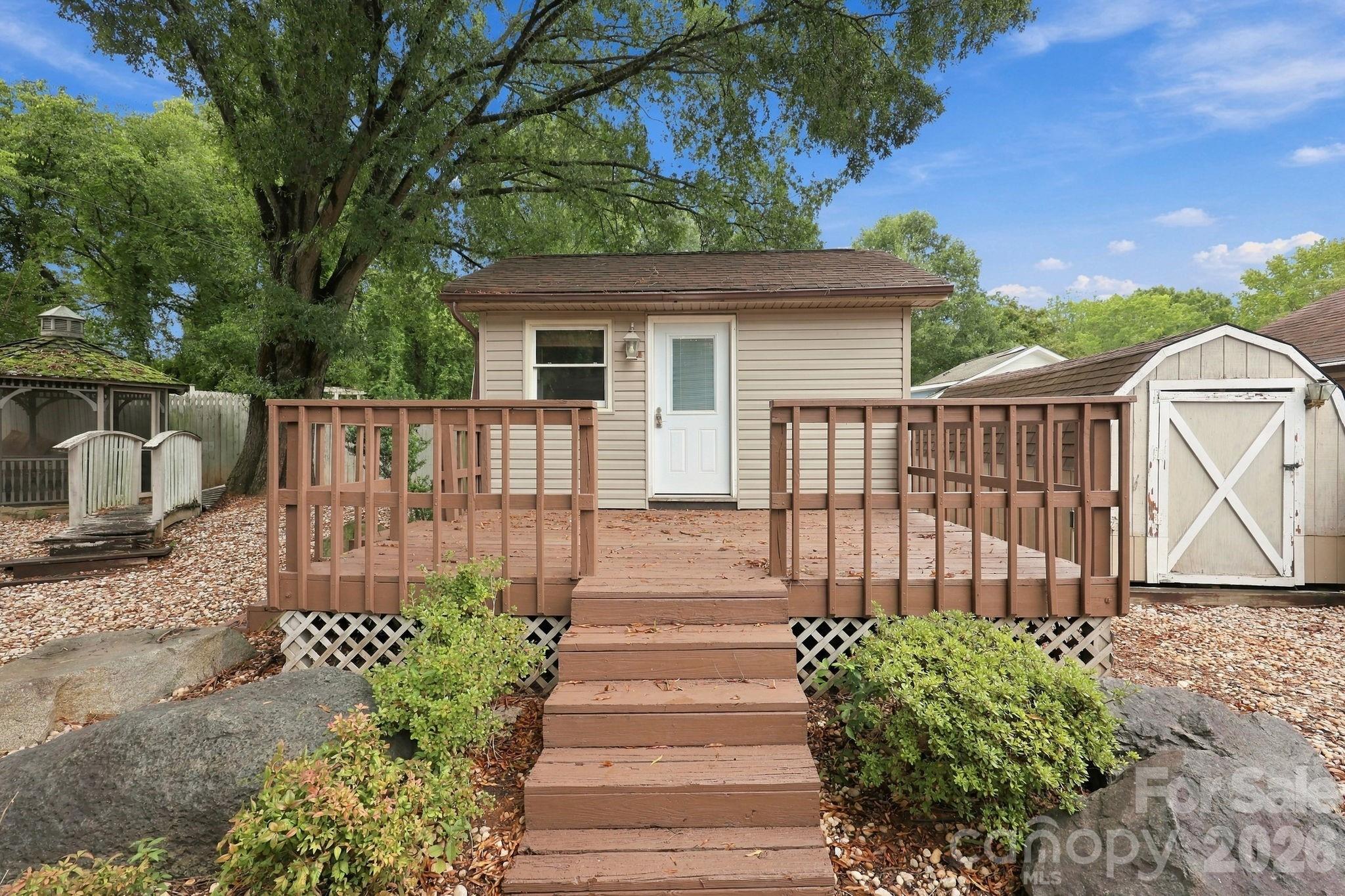 6423 Snow Bird Lane