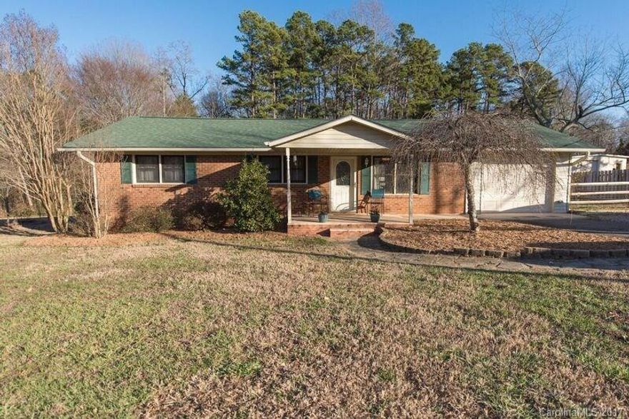 Attention first time home buyers and investors this property was totally upgraded on 2014 and is move in ready! It is a 3 bed 2 full bath home located less than 500 yards from Hwy 115, ten minutes from Davidson College less than four minutes from Lowe's HQ and Lake Norman hospital. Just call me because this one will be sold tomorrow!!